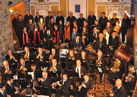 Musika Bandak eta Ozenkik elkarrekin iragarri 
zituzten Gabonak.