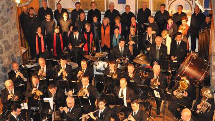 Musika Bandak eta Ozenkik elkarrekin iragarri 
zituzten Gabonak.