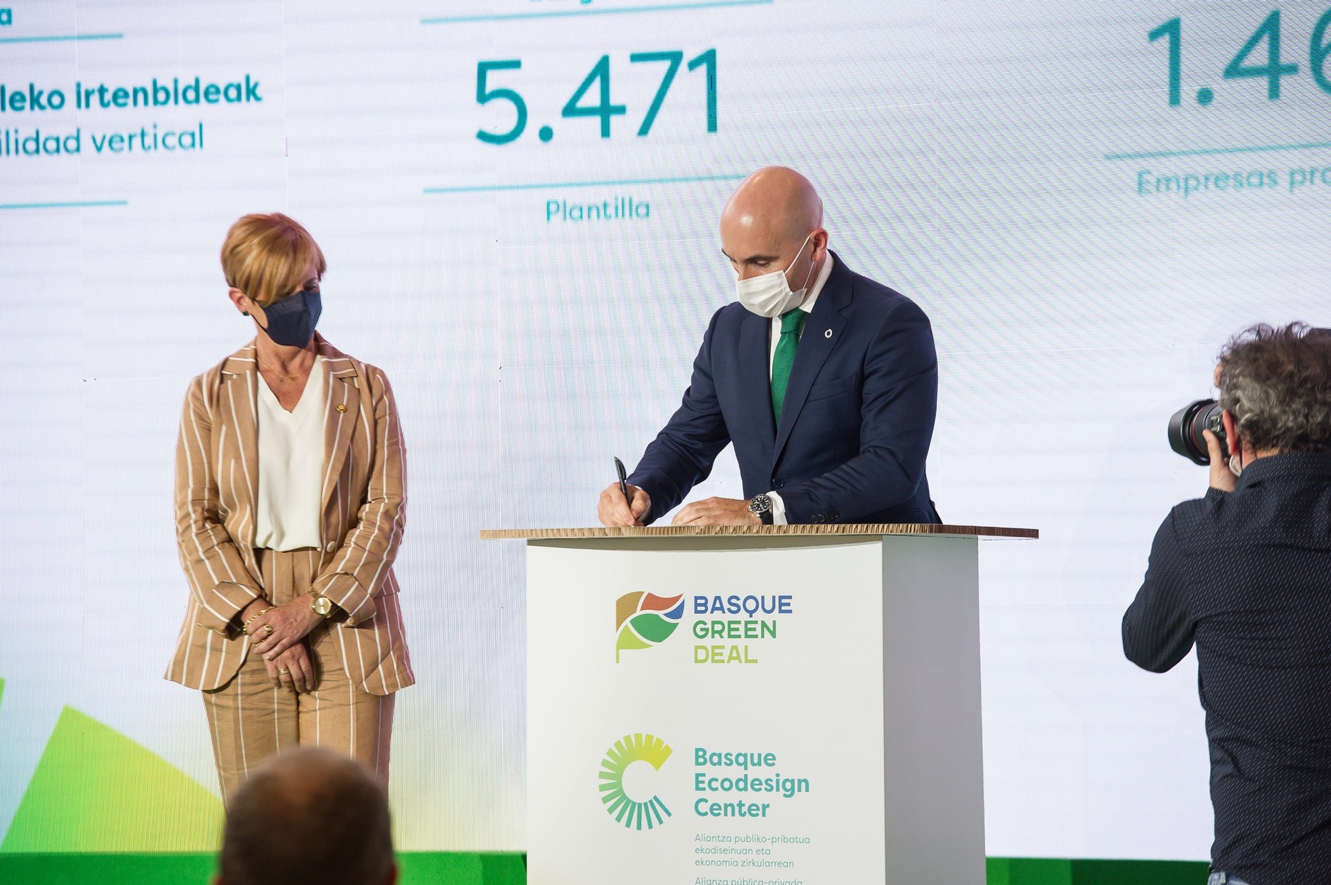 Oronak berretsi egin du Basque Ecodesign Centerrekin hitzarmena, 2021-2025 akordioarekin