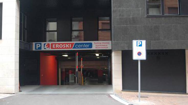 Eroskiko aparkalekua itxita egongo da bihar, argi sistema moldatzeko