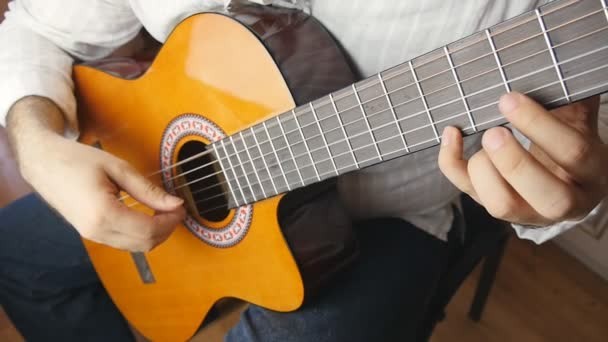 Gitarra ikastaroan izena eman daiteke gaurtik ostiralera arte udaletxean