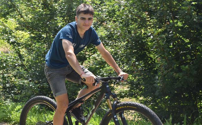 Mendiko bizikletarekin errepidean lehiatzetik, Munduko Kopara
