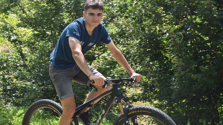 Mendiko bizikletarekin errepidean lehiatzetik, Munduko Kopara