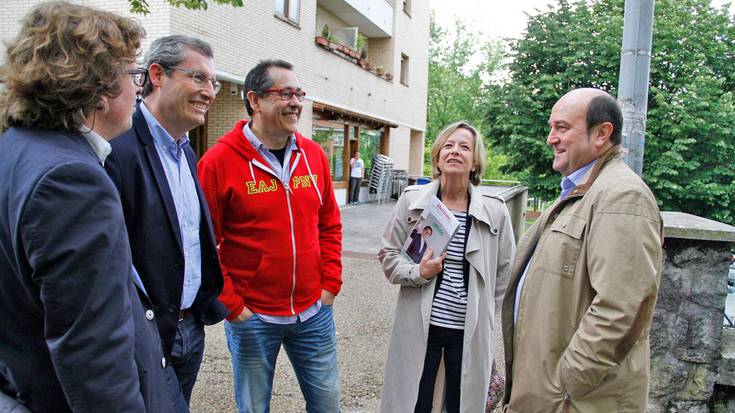 Andoni Ortuzar eta Markel Olanok,  Hernaniko hautagaiei babesa