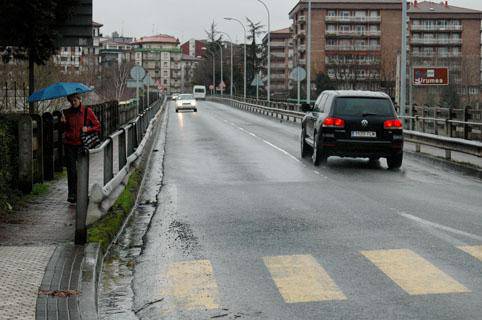 Zikuñaga eta Etxeberri urbanizatzeko eta 
Karabelgo zubia txukuntzeko erabili nahi du Udalak Espainiako Gobernuak emango duen dirua