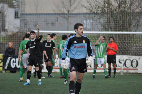 Hernanik 3-2 irabazi zuen atzo; 
Real Unionek 9 jokalarirekin bukatu zuen
