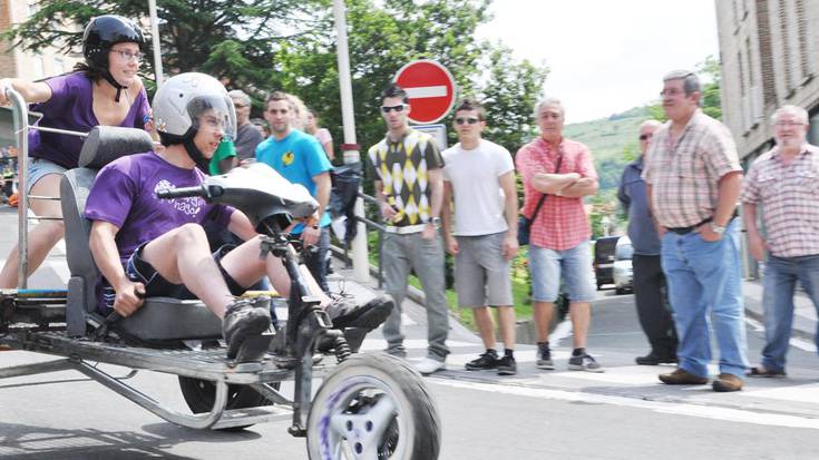  Bilera orokorra gaur, Gaztetxean