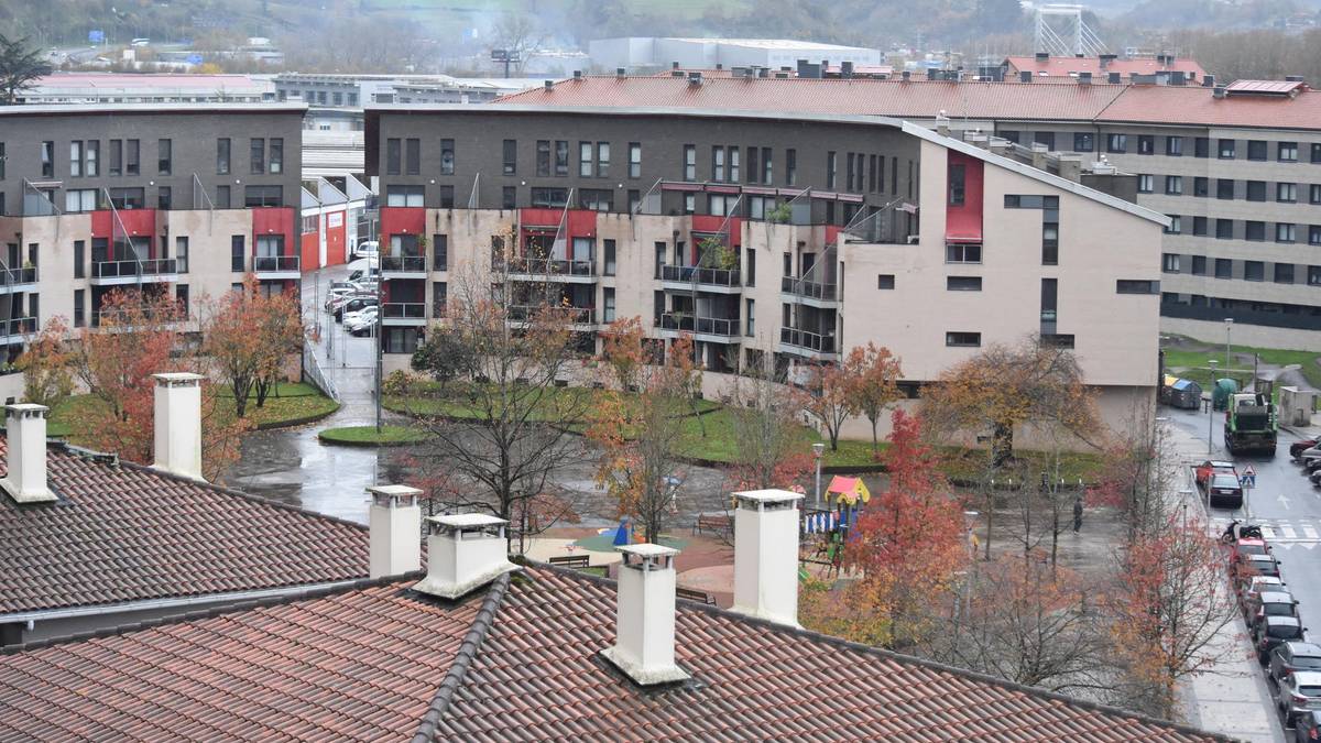 «Ezin gara egon mirari baten zain; etxebizitzaren arazoari neurri txiki askorekin egin behar diogu aurre»