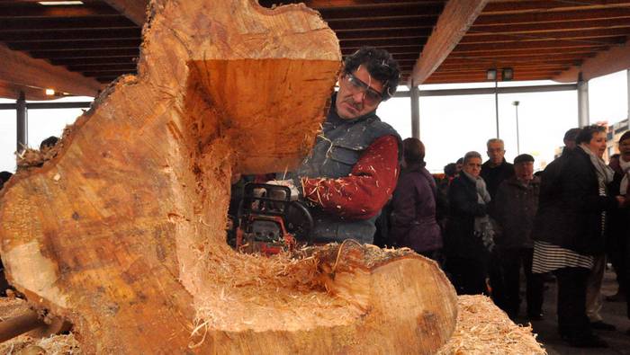 Eskulan eskaintza zabala, Atsegindegin