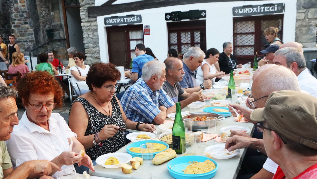 Karmen bezpera ederra Goizuetan, eta Karmen  egunean txistulariak Kaxkoan