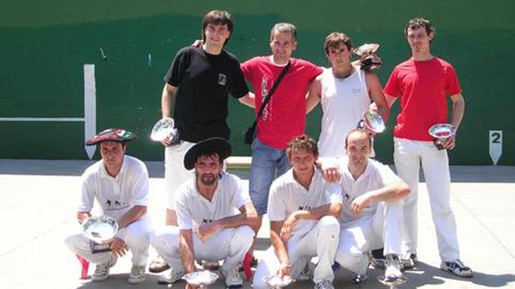 Ortiz de Arri eta Perez  Kronika pelota txapelketako txapeldun.