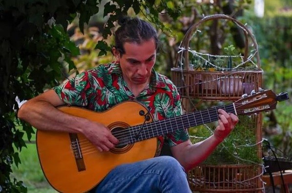 Hugo Muñoz,  Sandiusterrin