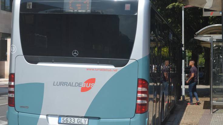 Elkarretaratze zaratatsua, gaur