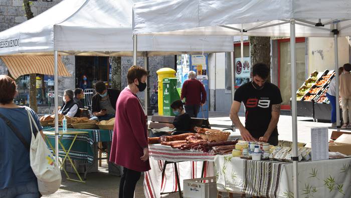 Behemendi azoka gaur, Plaza Berrin