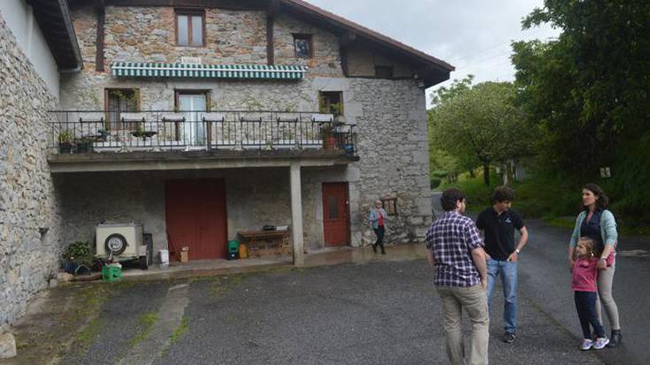 «Gure arbasoek bidaia hau egin zuten 425 urte lehenago eta berriz egitea hunkigarria da»