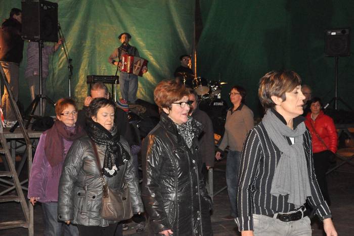 Axuri beltza ona duk baina...