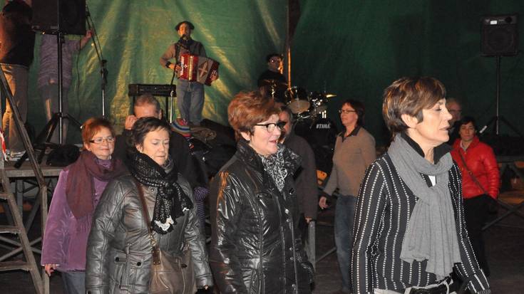 Axuri beltza ona duk baina...