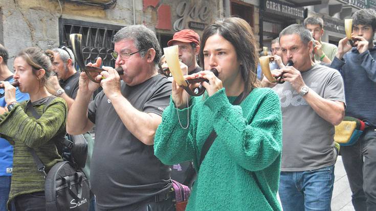 25garrenean ere, alboka hotsak edonon