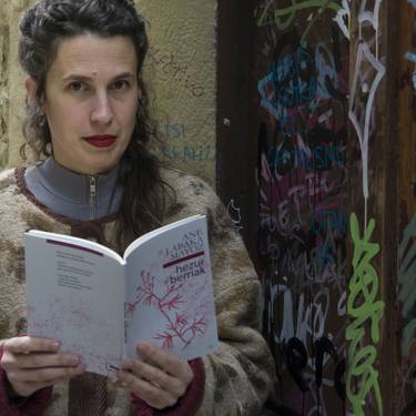 'Hezur berriak' bertso saio literario musikatua