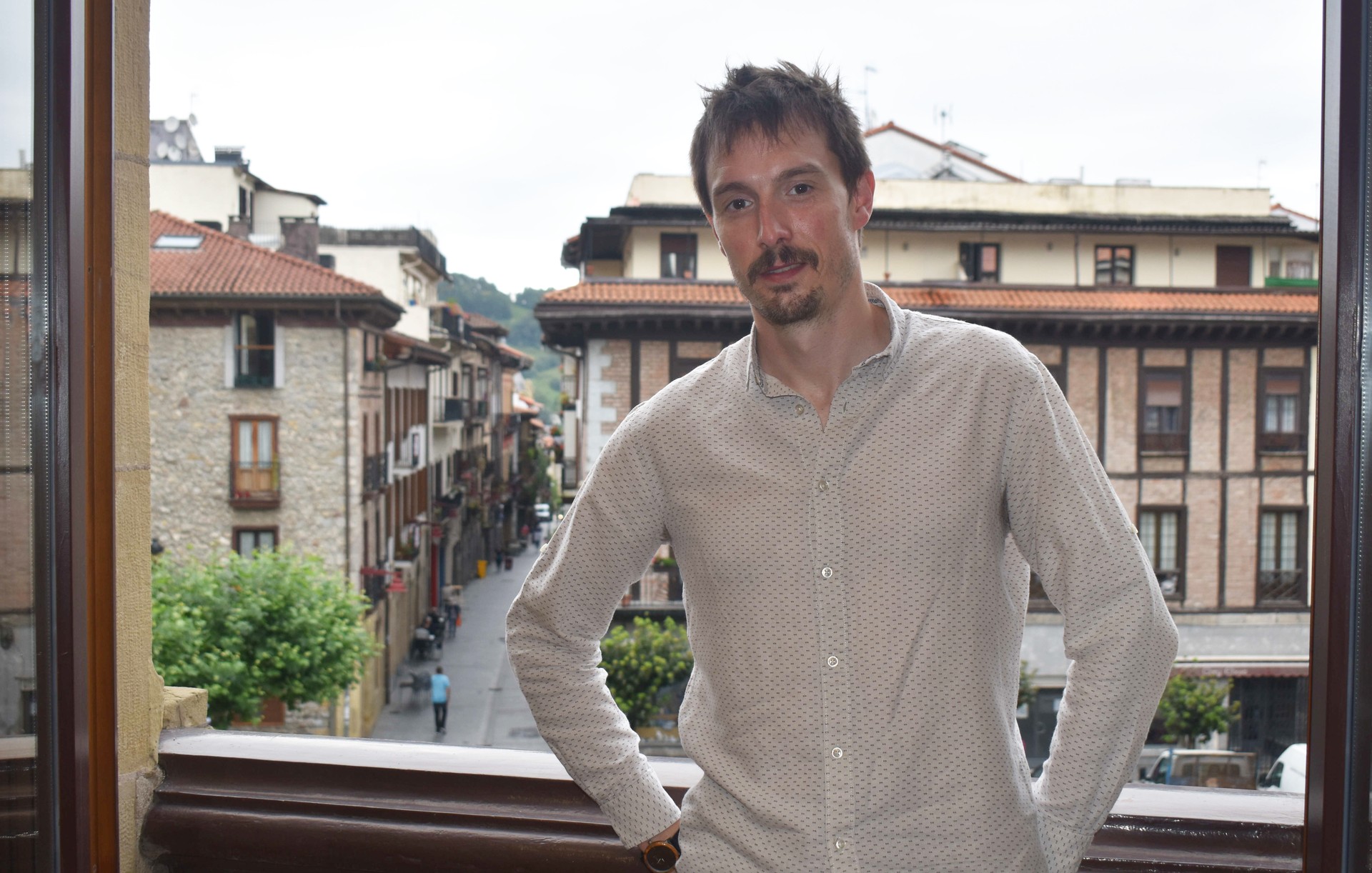 I. Konferentzia Munizipalistan parte hartuko du Xabier Lertxundik
