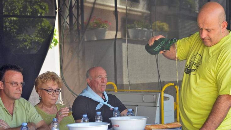 Idi-proben sari nagusia gaur, festei bukaera emateko