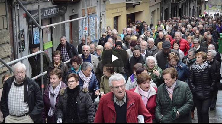 «Bizitza lanean, orain miserian», pentsiodunak