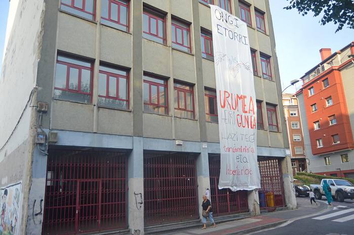 Urumeako eraikin zaharra hartu du HerriGuneak
