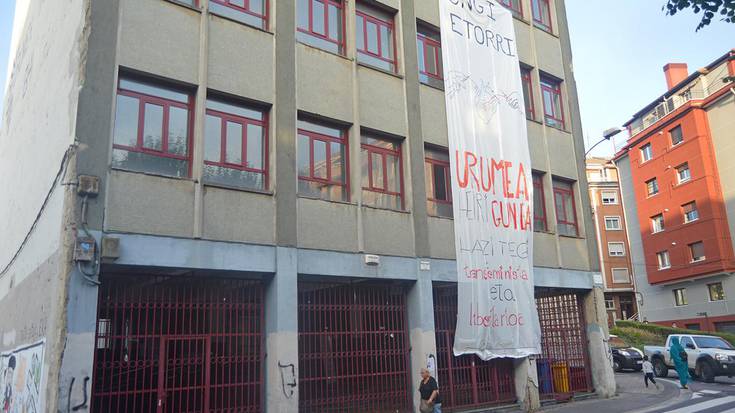 Urumeako eraikin zaharra hartu du HerriGuneak