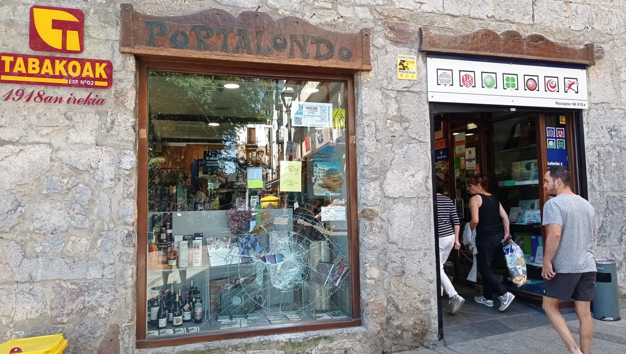Lapurreta saiakera Portalondon, bart gauean