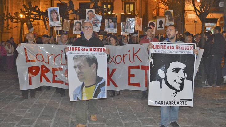  Larri gaixo dauden presoak askatzeko eskatu zuten