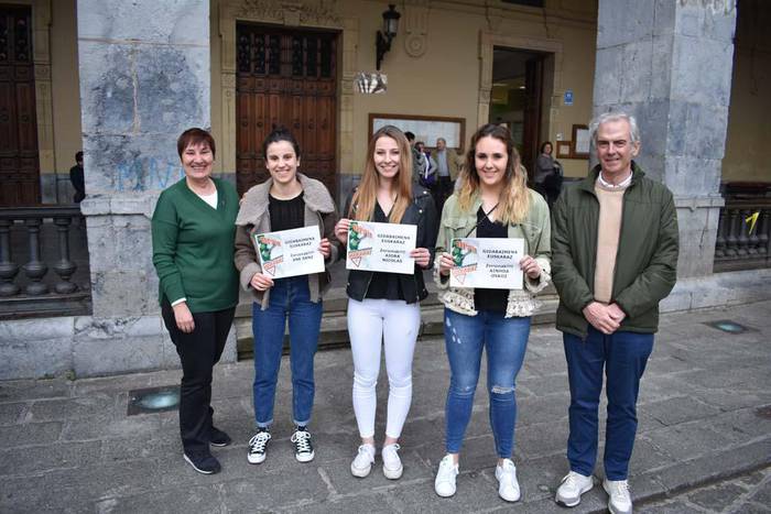 Aiora Nikolas, Ane Sanz eta Ainhoa Oskoz, saridunak