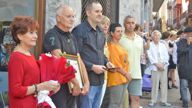 «Omenaldia zuek merezi duzue!»