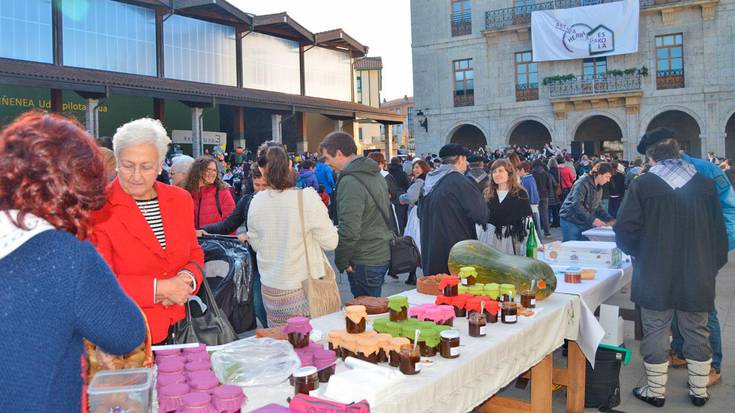 Feria haundia Foru plazan, Santo Tomasen bueltan
