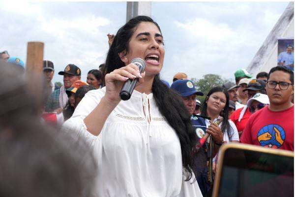 Bertan behera gelditu da Venezuelari buruzko hitzaldia