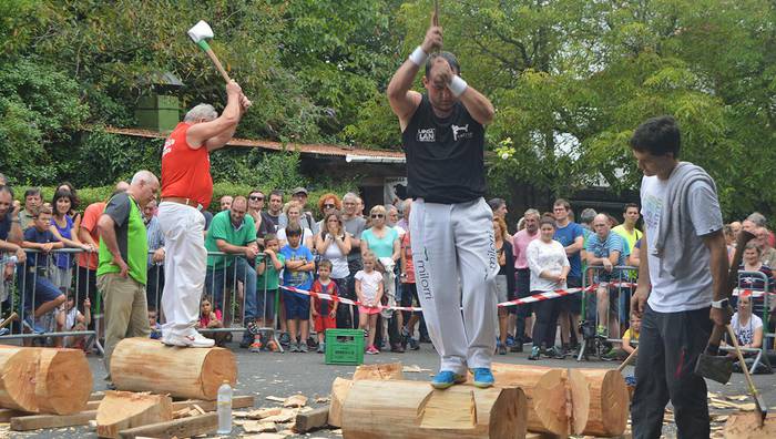 Santa Barbaran gora etzi, festa herrikoiaz gozatzeko