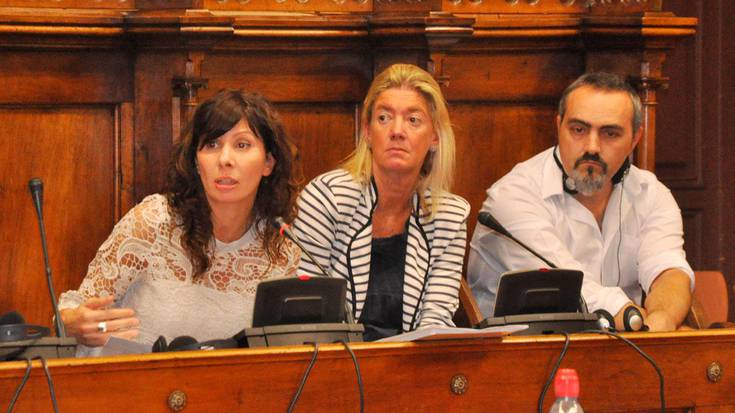 Uraren araudia aldatu da,  baina berriz errebisatuko dute