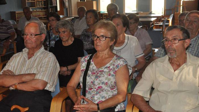 60 hernaniarrentzako tokia, Eguneko Zentroan