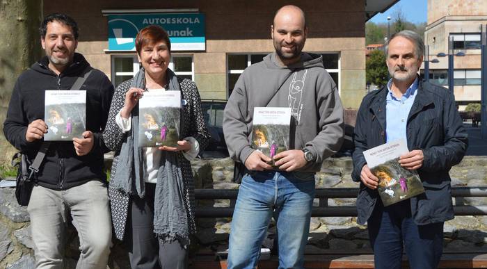 «Sistema karstikoaren berri modu pedagogikoan ikasteko aproposa da Iturmendiko kobazuloa»