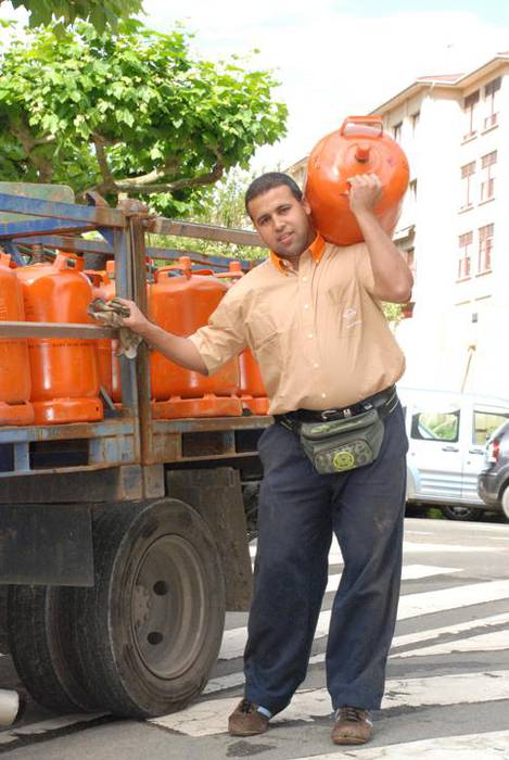 «Neguan 160-200 bonbona banatzen ditut egun bakar batean»