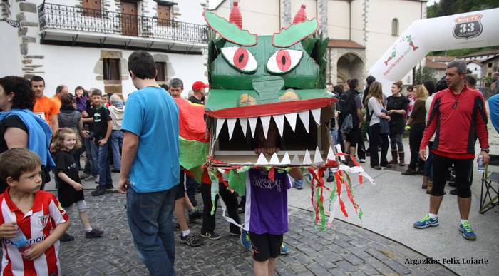 Dragoiarekin txupinazoa gaur, Txinoko fiestetan