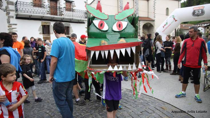 Dragoiarekin txupinazoa gaur, Txinoko fiestetan