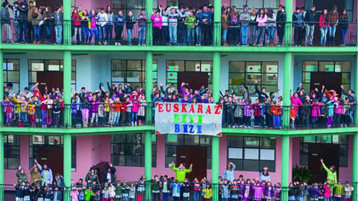 Jai eguna udaletxean eta festa Institutuan eta Inmakuladan