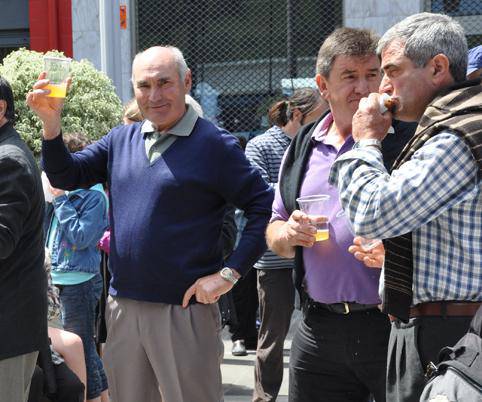 Meza eta pelota partiduak, etzi
