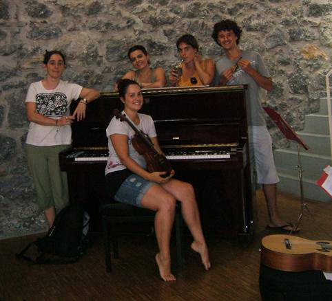 Ipuina eta musika uztartuko dituen emanaldia, gaur
