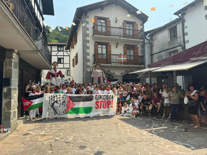 Palestinaren aldeko elkartasun argazkia, goizuetarrek
