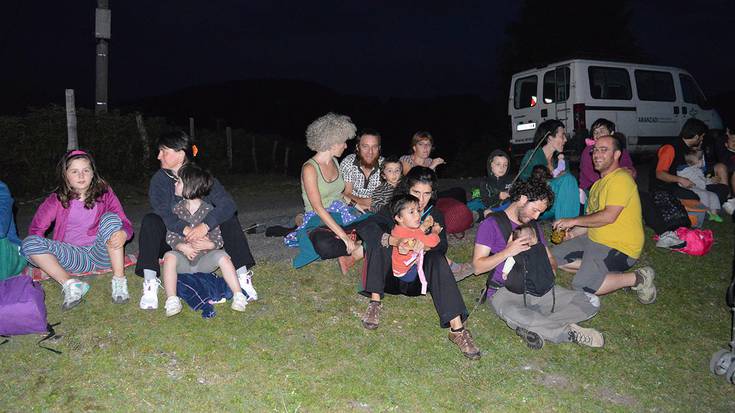 Ehundik gora lagun, izarrak ikusten