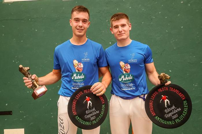 Apezetxea eta Loza, Antiguoko Torneoan txapeldun