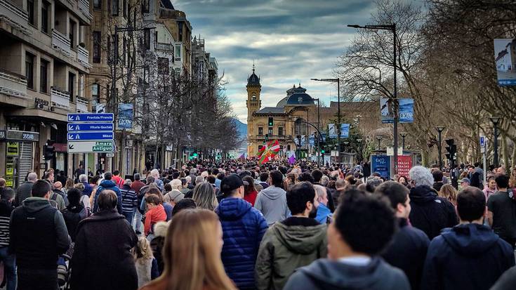 Grebaren «jarraipen zabala» nabarmendu, eta «debekuak, isunak eta trabak» salatu dituzte deitzaileek