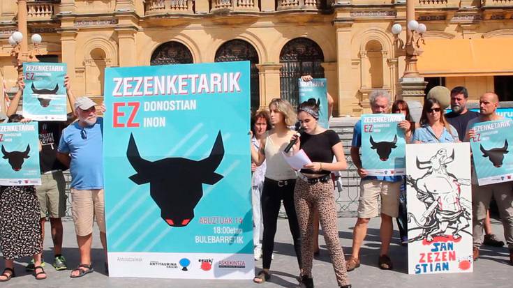 Zezenketen aurka bat egiteko deia, asteazkenerako