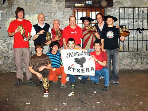 Jonkar Estefano eta Joseba Garcia Aralar tabernako txapeldunak musean